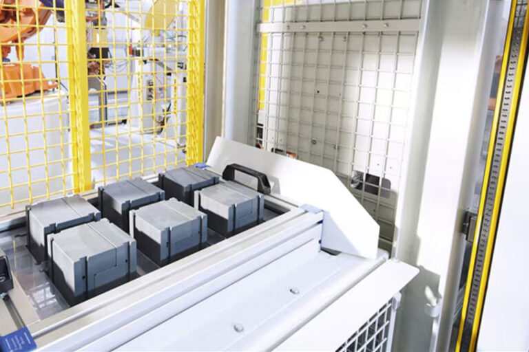 Light Curtain vs Standard Photoelectric Sensors: Why Safety-Rated Devices Matter